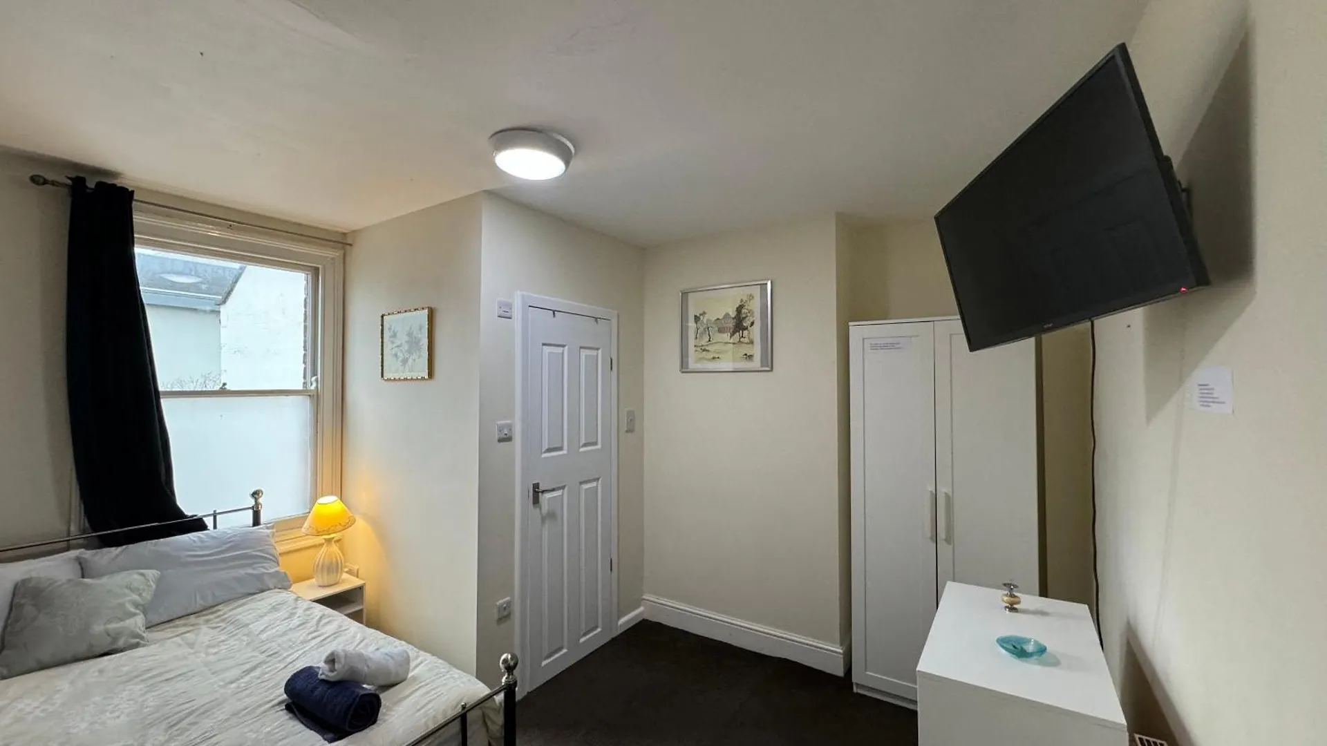 Homestay Comfortable Home Away From Home, Town Centre, Free Parking,Multiple Rooms Cheltenham