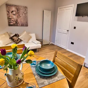 Modern & Cosy In The Heart Of The Historic Old Town Of Aberdeen, Free Wifi, Free Parking , Aberdeen United Kingdom