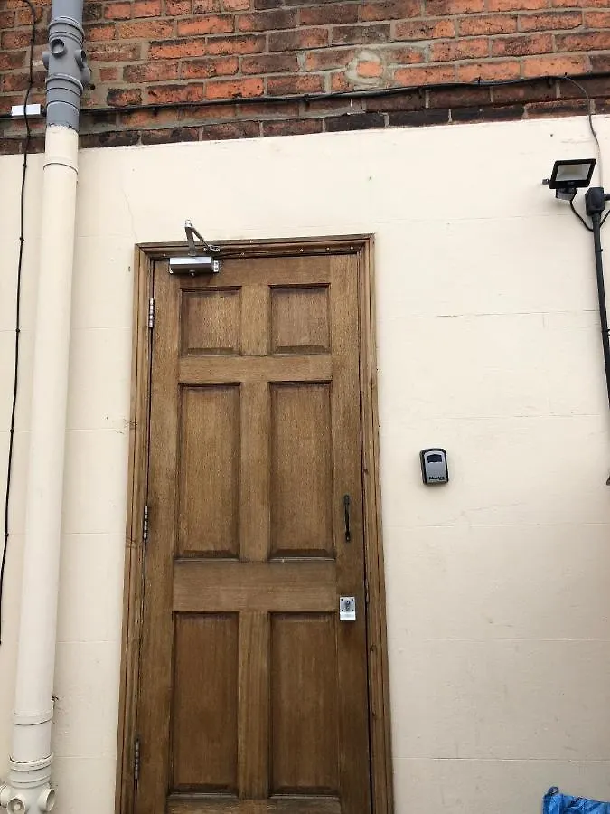Homestay Comfortable Home Away From Home, Town Centre, Free Parking,Multiple Rooms Cheltenham