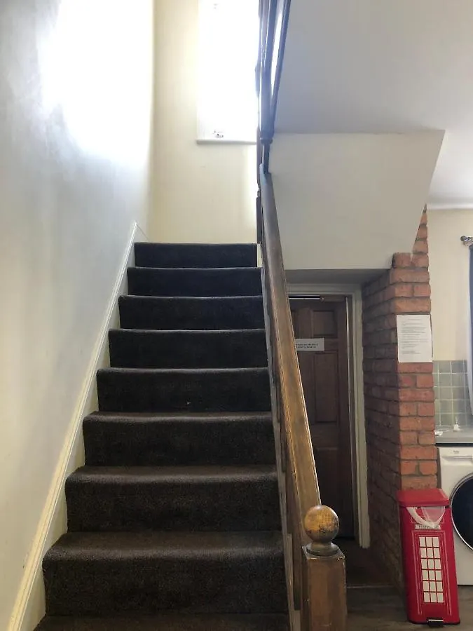 Comfortable Home Away From Home, Town Centre, Free Parking,Multiple Rooms Cheltenham