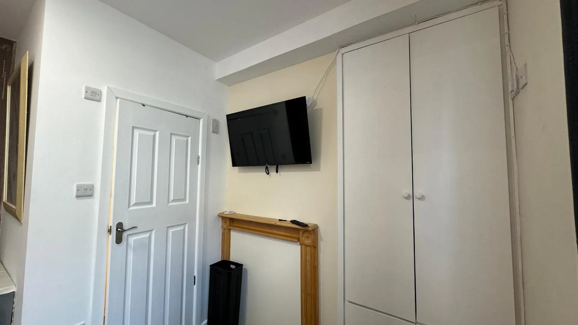 Comfortable Home Away From Home, Town Centre, Free Parking,Multiple Rooms Cheltenham Homestay