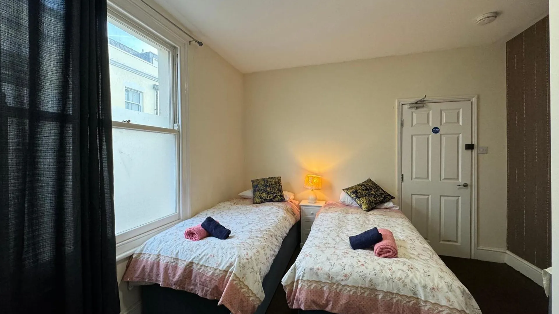 Comfortable Home Away From Home, Town Centre, Free Parking,Multiple Rooms Cheltenham 0*,  United Kingdom