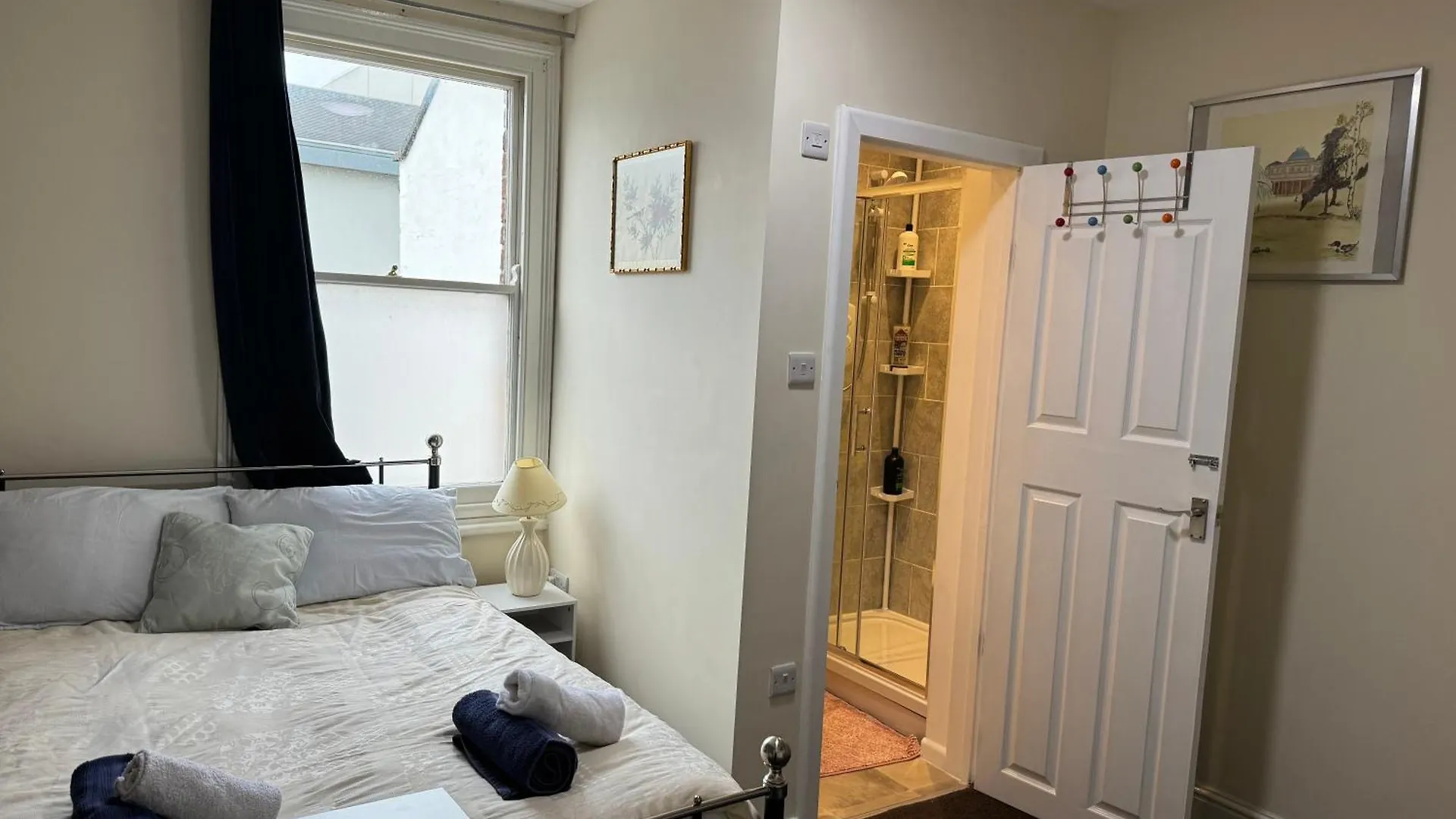 Homestay Comfortable Home Away From Home, Town Centre, Free Parking,Multiple Rooms Cheltenham United Kingdom