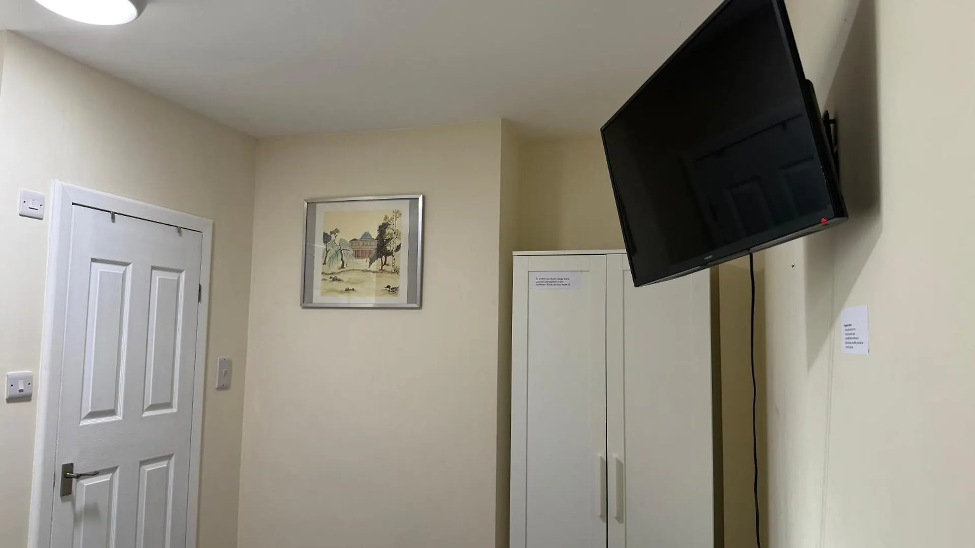 Comfortable Home Away From Home, Town Centre, Free Parking,Multiple Rooms Cheltenham